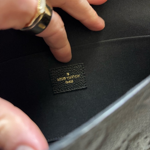 Louis Vuitton Black Monogram Crossbody Bag with Gold Chain - Picture 4 of 8